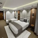 Center Hill Suites