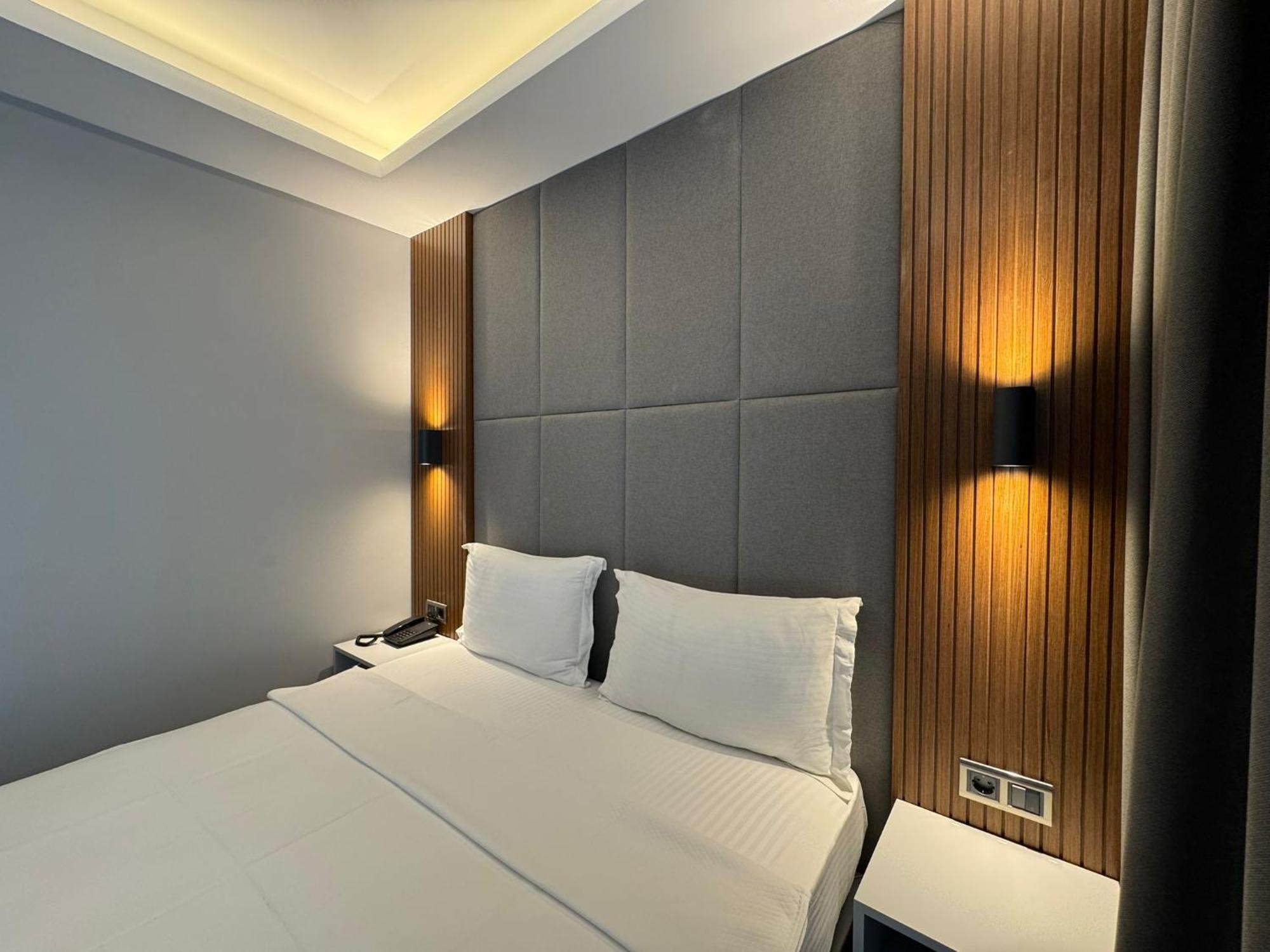 Hotel Center Hill 2*