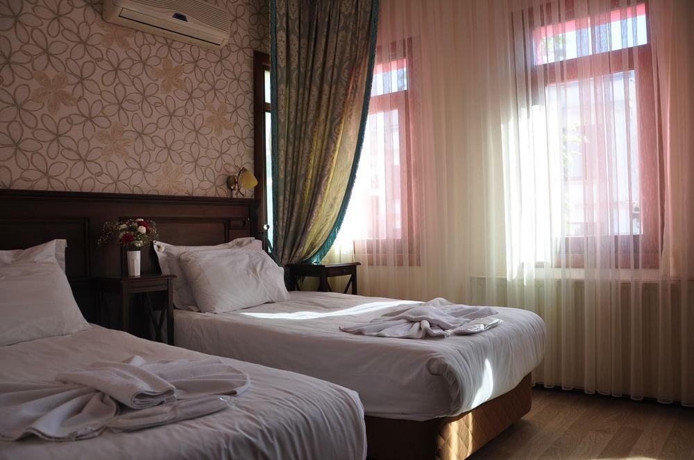 Hotel Center Hill 2*